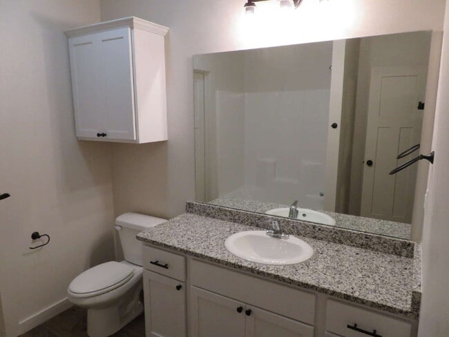 Building Photo - Beautiful Home Located Near Texas Tech University!