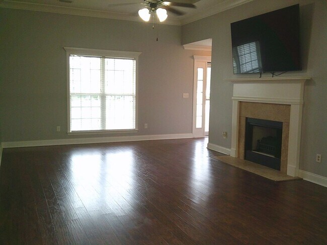Building Photo - Spacious 3BR Home with Screened Porch, Fenced Backyard & Wired Shop in North Valdosta