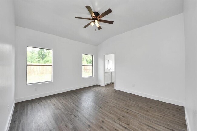 Building Photo - 23714 N Newport Bend