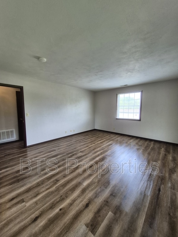 Building Photo - 412 N Highland St