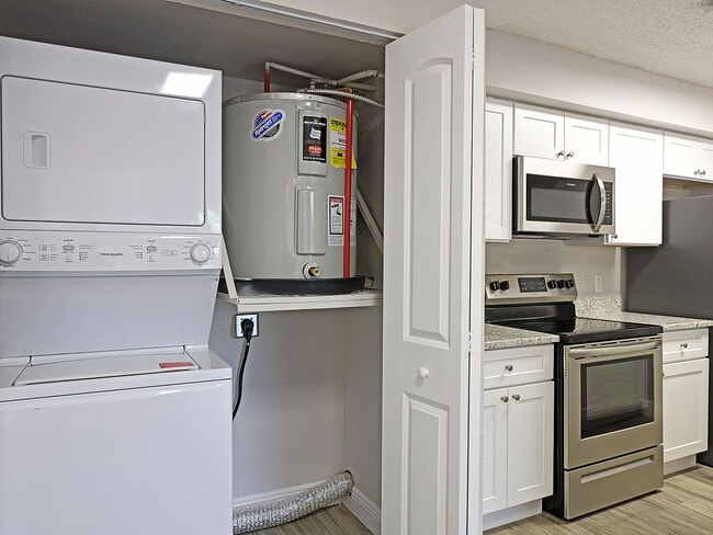 Building Photo - Mystic Gardens 5309-905