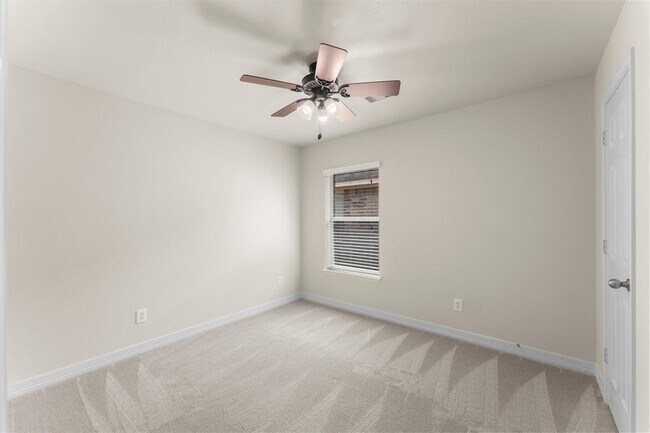 Building Photo - 28518 Lockeridge Farms Dr
