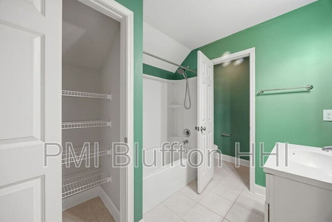 Building Photo - 355 Dante Cir