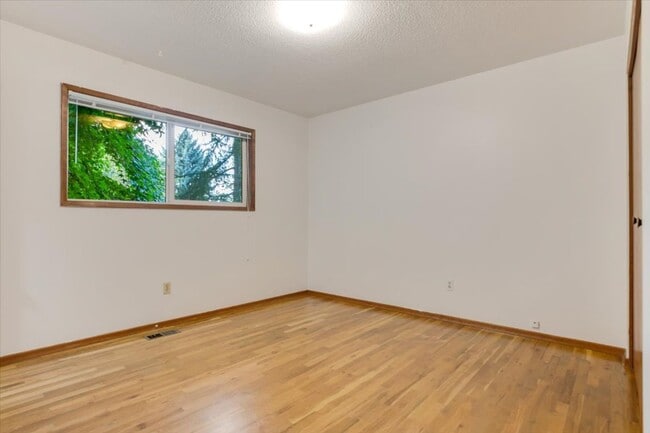 Building Photo - Charming 3 bedroom 3 bathroom house in Tigard!