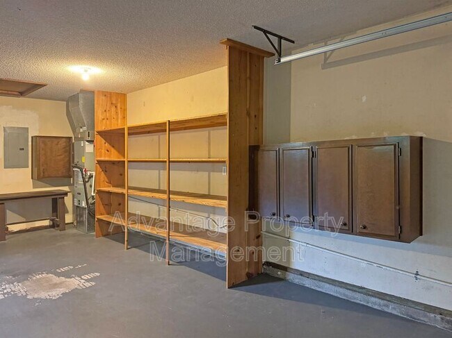 Building Photo - 2350 NW Green Cir