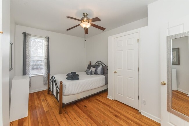 Building Photo - 4992 Botanical Ave