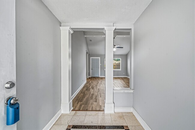 Building Photo - 9666 Windswept Ln