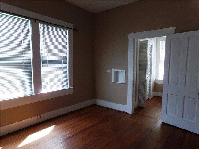 Building Photo - 16133 F M Rd
