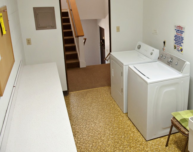 Building Photo - Prairie West Apartments