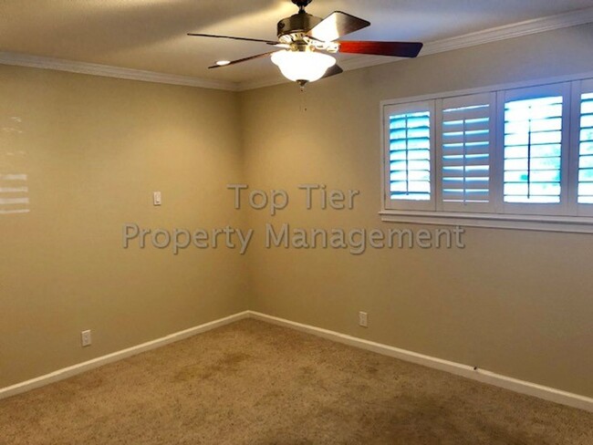 Building Photo - 3 Bd/2 Ba (plus office), 1496 sf ranch-sty...