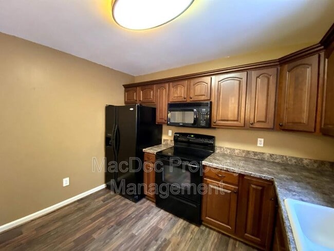 Building Photo - 1265 Ullainee Rd