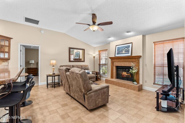 Building Photo - 6656 Rivercrest Dr