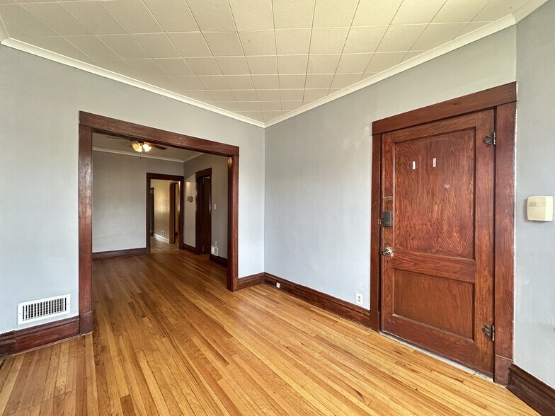 Building Photo - 3530 N Elston Ave