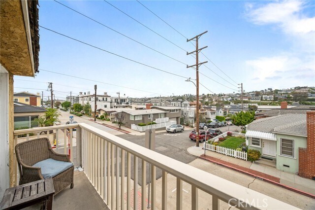 Building Photo - 358 28th St