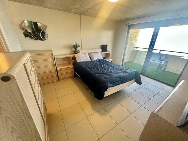 Building Photo - 6009 Sea Ranch Dr