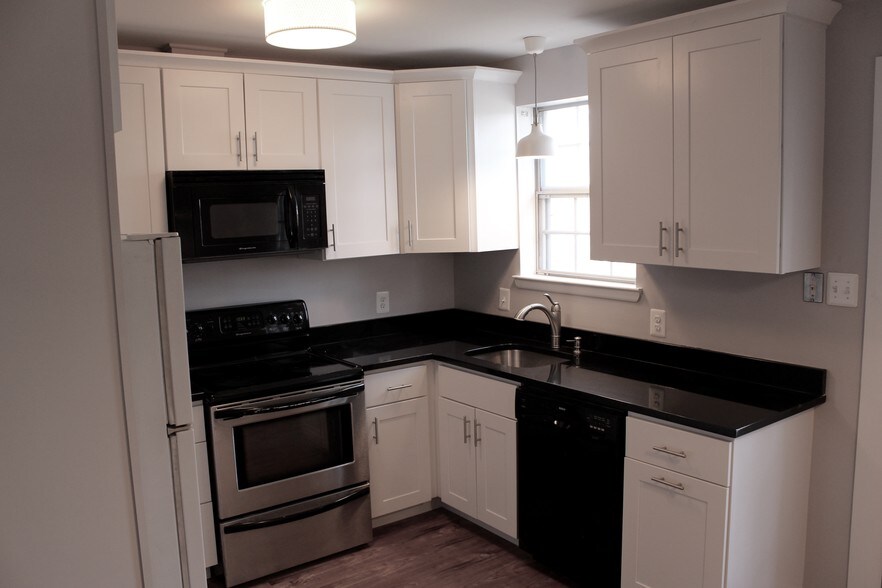Fully renovated Kitchen - 2841 S Wakefield St