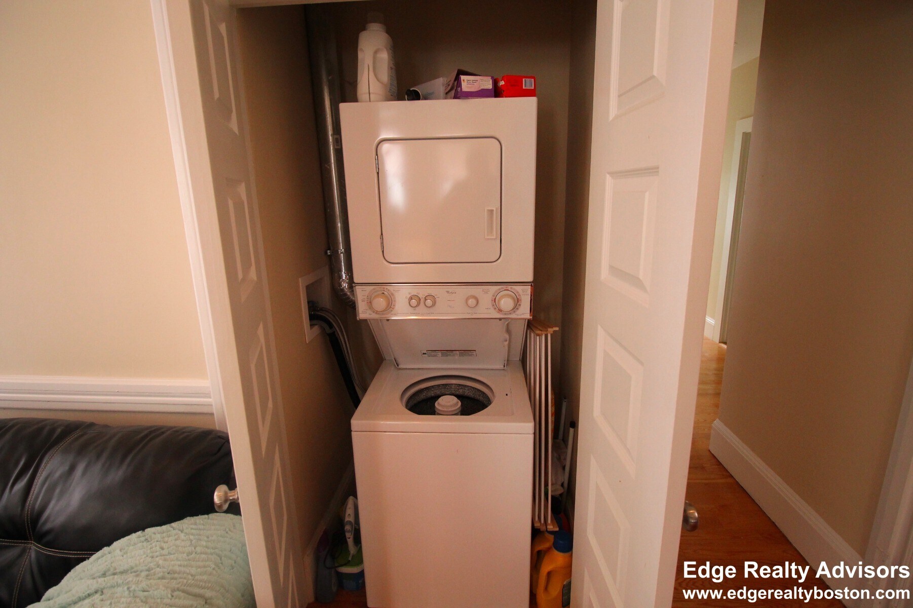 Building Photo - 66 Montcalm Ave