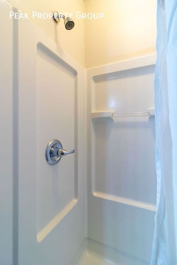 Building Photo - 258 Chittenden Ave