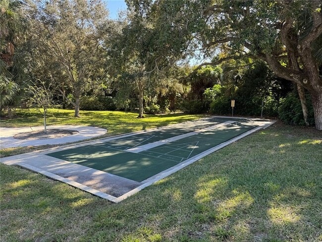 Building Photo - 5601 Jimmy Buffett Mem Hwy