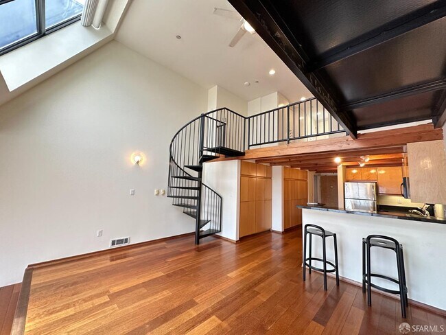 Building Photo - 2080 3rd St