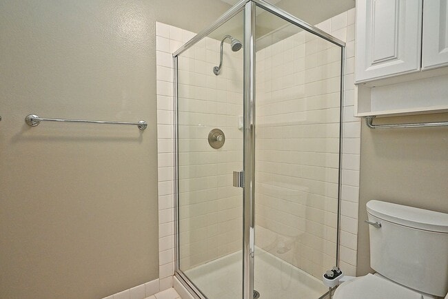 Building Photo - $3,950 -- STUNNING 4B/2BTH HOME IN BRIAR H...