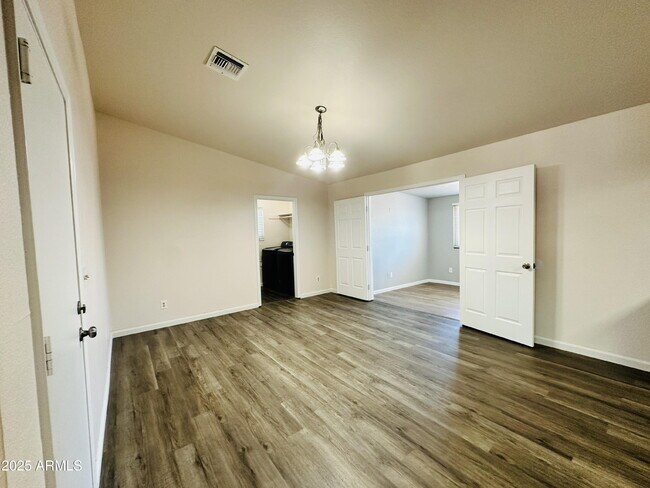 Building Photo - 1803 N Cheri Lynn Dr