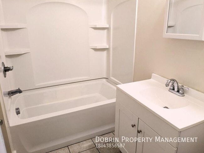 Building Photo - 111 E Leigh St