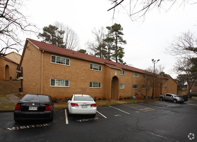 Building Photo - Hillcrest at Brookhaven