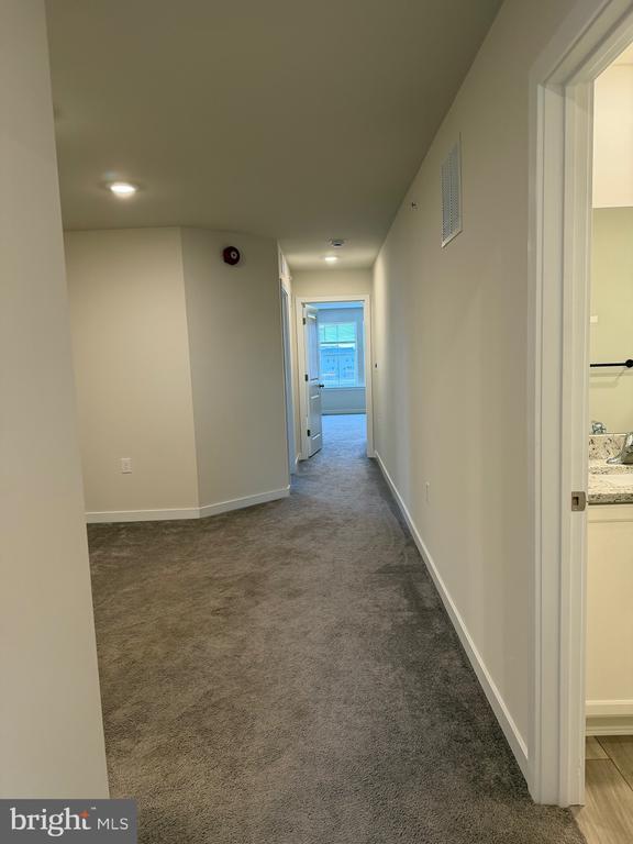 Building Photo - 127 Painters Wy