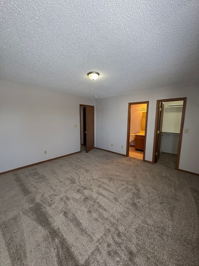 Building Photo - Franklin Twp - 3 BR story home