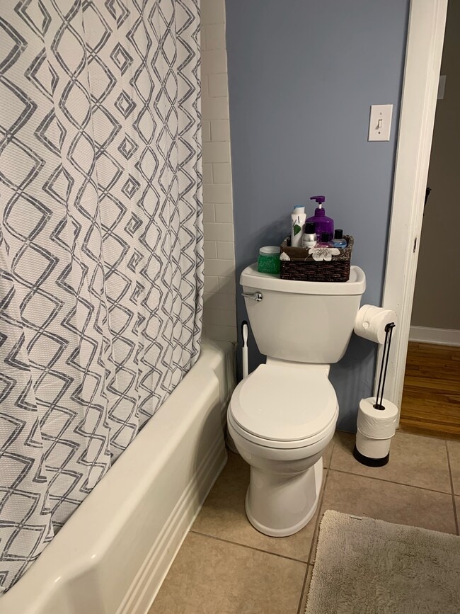 Building Photo - 213 French St