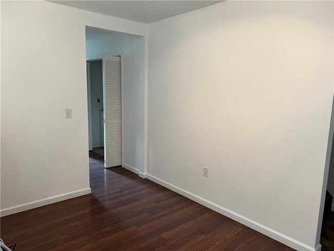 Building Photo - 4543 Mayflower Rd