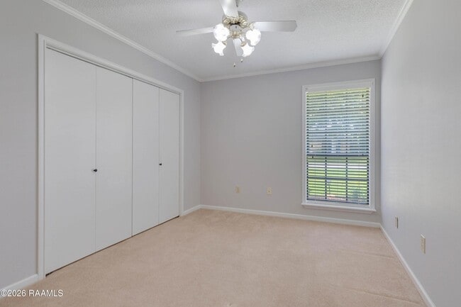 Building Photo - 118 Village Green Dr
