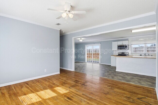 Building Photo - 105 Maxwell Dr