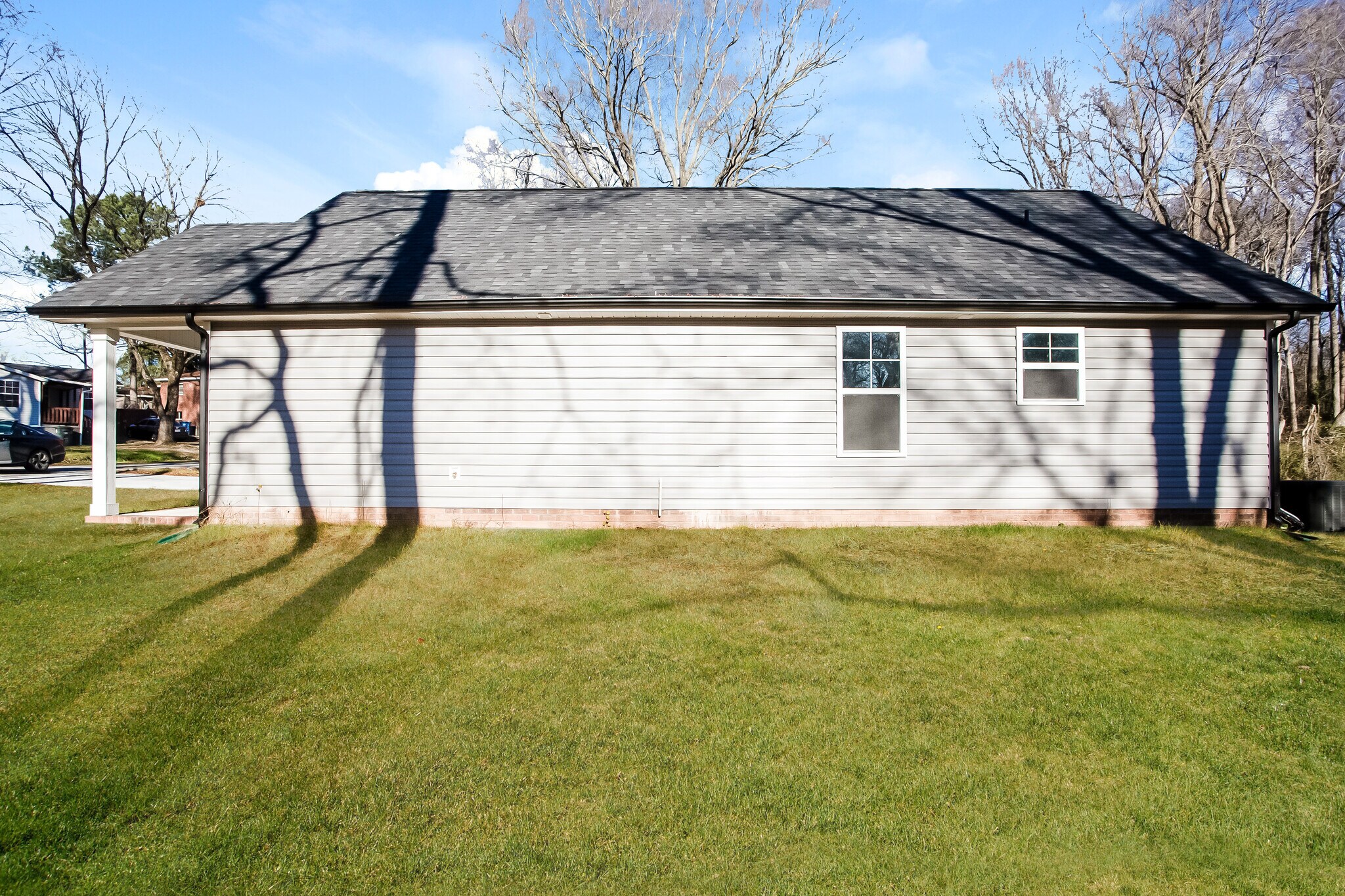 Building Photo - 1222 Kenly St