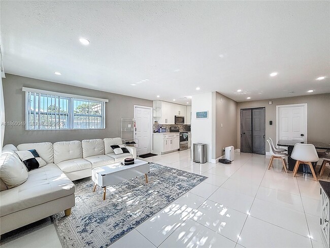 Building Photo - 921 NW 14th St