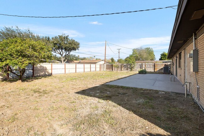 Building Photo - A Fresh Start on Orchid Ave!