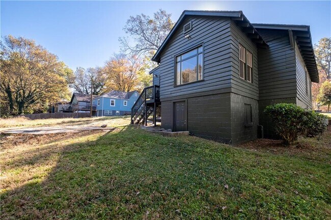 Building Photo - 94 Adair Ave SE
