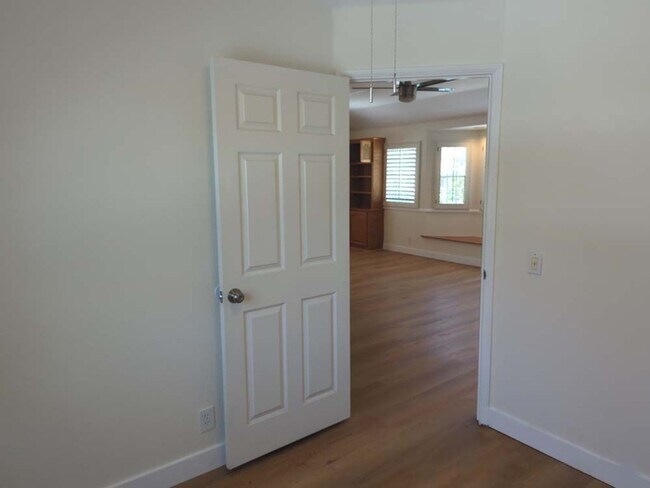 Building Photo - Beautiful and Spacious 4 Bed, 3 Bath Home ...