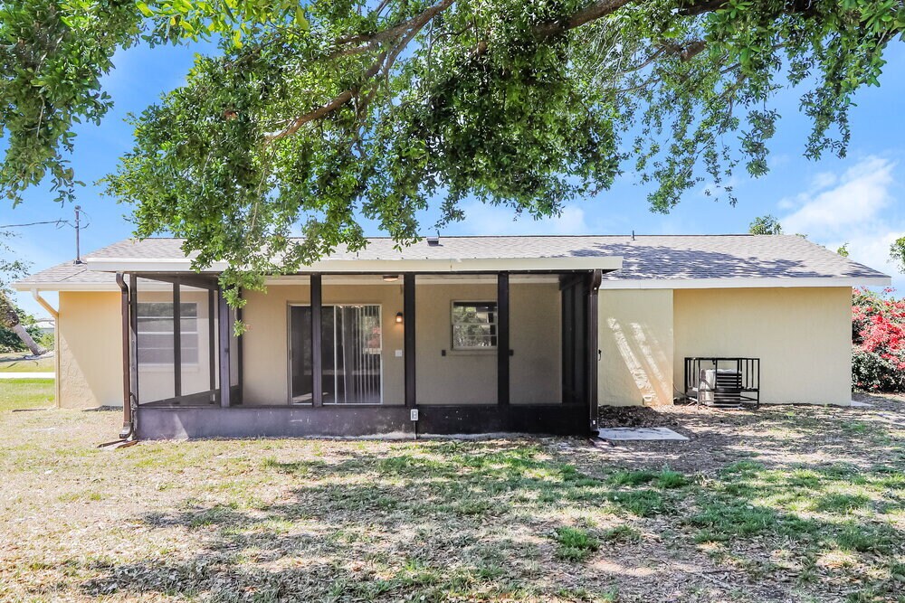 Building Photo - 7072 Bougainvillea St