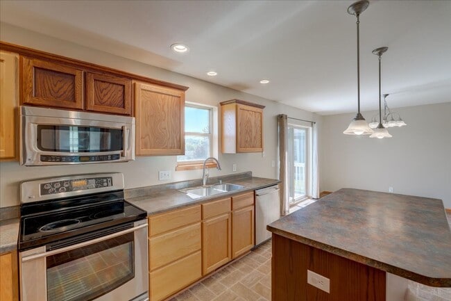 Building Photo - 4735 Valor Way