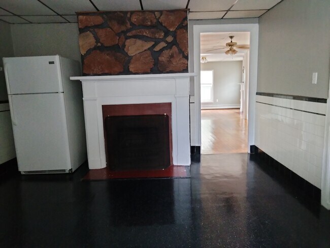 Building Photo - 181 Carpenter St