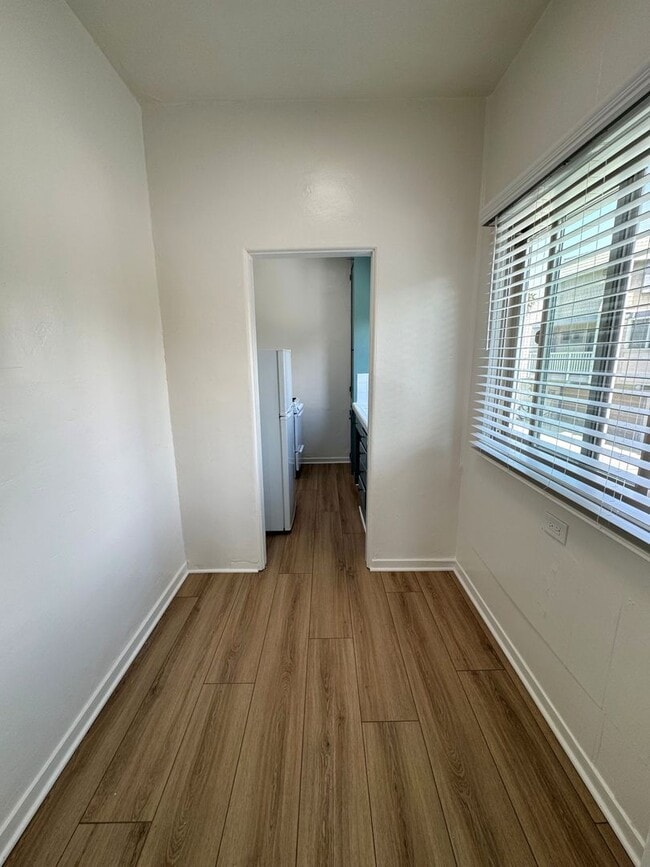 Building Photo - Remodeled Pierpont Beach Apartment