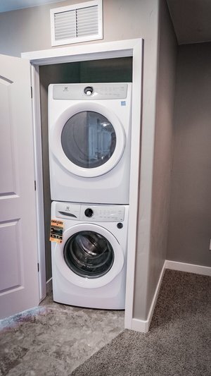 washer/dryer in each unit - 1043 North Ave