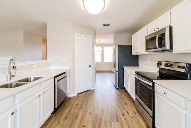 Building Photo - 332 Indian Blanket Dr