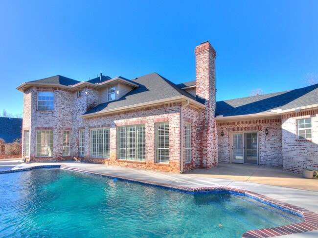 Building Photo - 1307 Brookside Dr