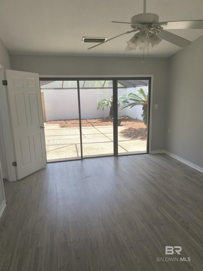 Building Photo - 318 W Fort Morgan Rd