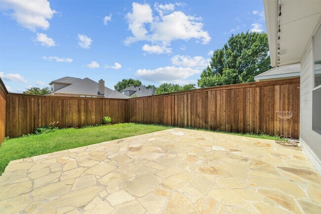Building Photo - 6245 White Pine Dr