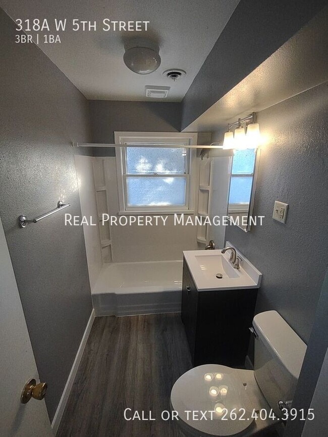 Building Photo - 318A W 5th St