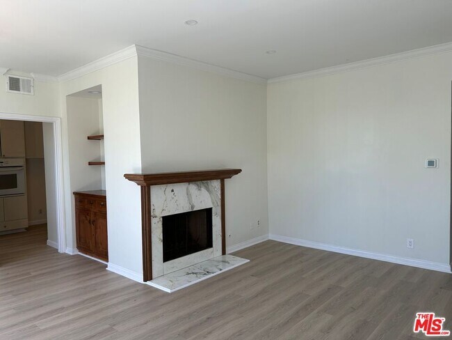 Building Photo - 1375 Kelton Ave